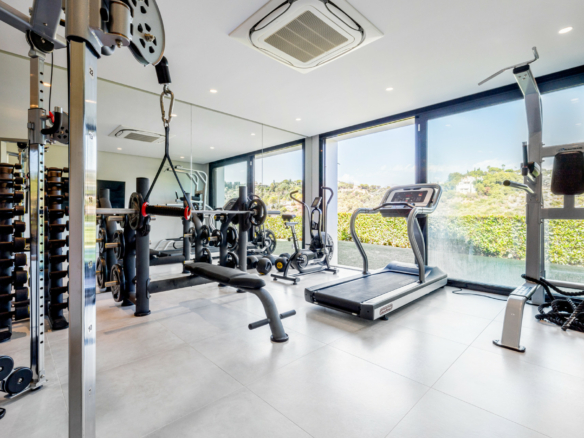 SOLD – El Madroñal – 5B Modern villa – Sea Views – Gated 