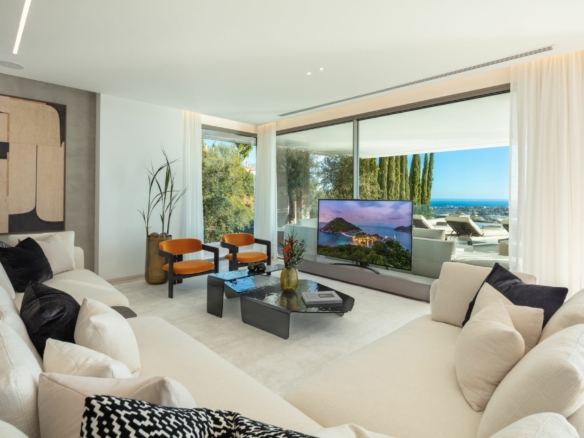 SOLD – La Quinta – 5B Modern Villa – Gated -Sea Views