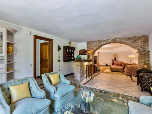 Reduced – El Herrojo Alto – Villa 5B to reform