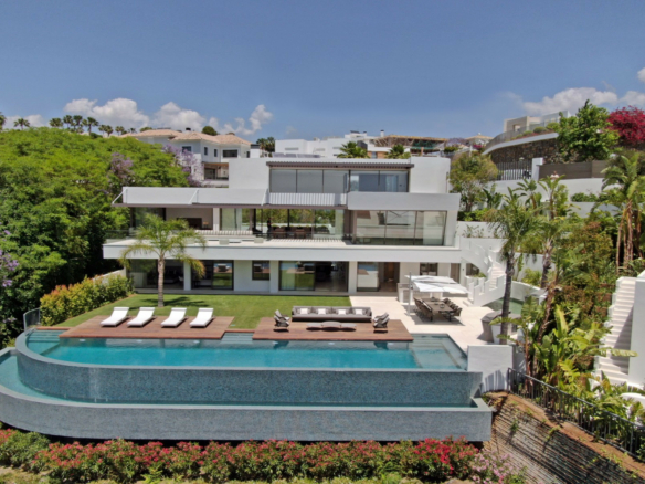 For sale- Benahavis – Modern 6B villa  – Panoramic Views 🌳