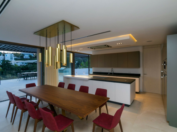 For sale  – Benahavis –  Modern 5B villa – Panoramic views 🌳