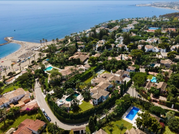 Golden Mile – Beachside – 9B Mansion -Gated -RENT