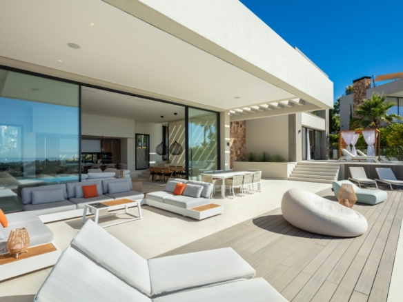 Nueva Andalucia – 5B Modern villa – Panoramic Views