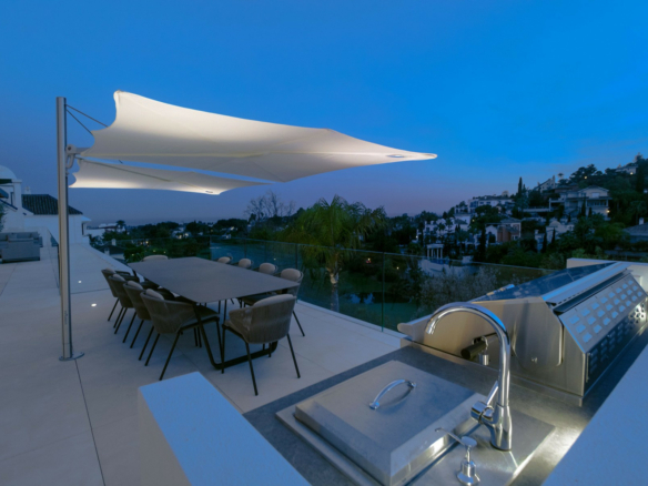 For sale  – Benahavis –  Modern 5B villa – Panoramic views 🌳