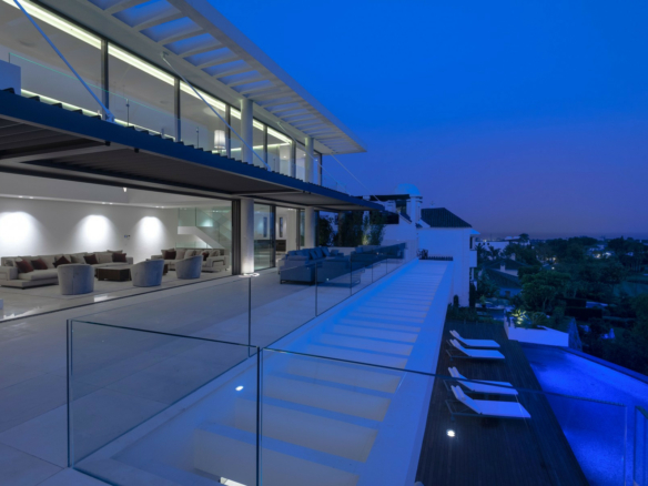 For sale  – Benahavis –  Modern 5B villa – Panoramic views 🌳