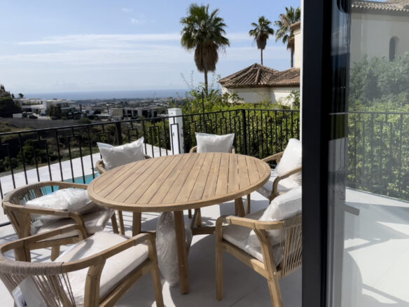 Benahavis  – Modern 5B Villa – Turn Key – Open Views