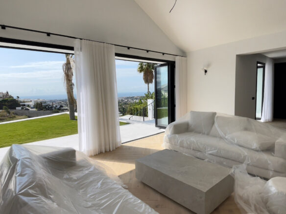 Benahavis  – Modern 5B Villa – Turn Key – Open Views