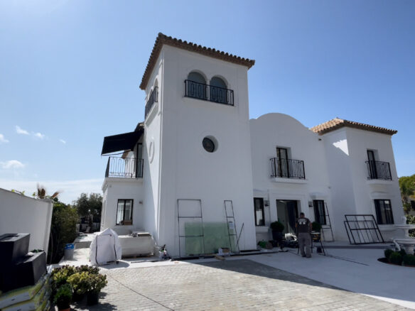 Benahavis  – Modern 5B Villa – Turn Key – Open Views
