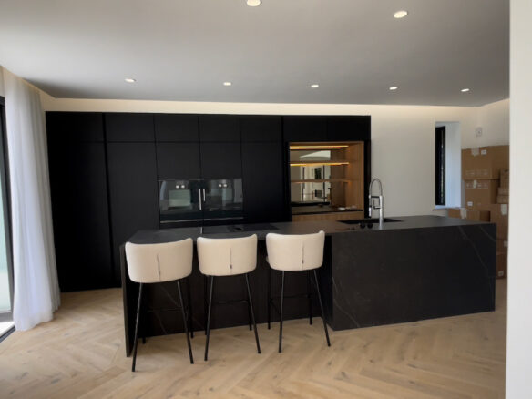 Benahavis  – Modern 5B Villa – Turn Key – Open Views