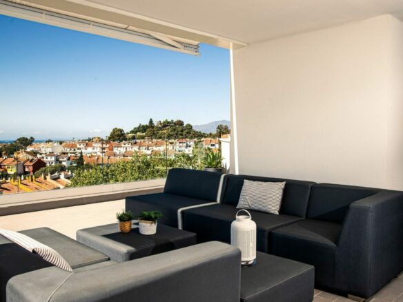 Marbella Hillside -3B Modern Penthouse – Sea Views