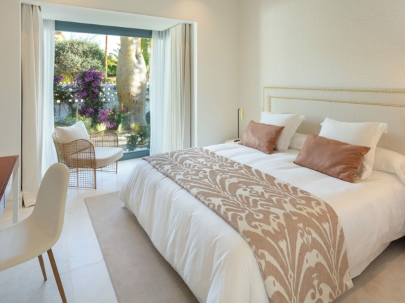 Nueva Andalucia – 7B Mansion -1st Line Golf – RENT