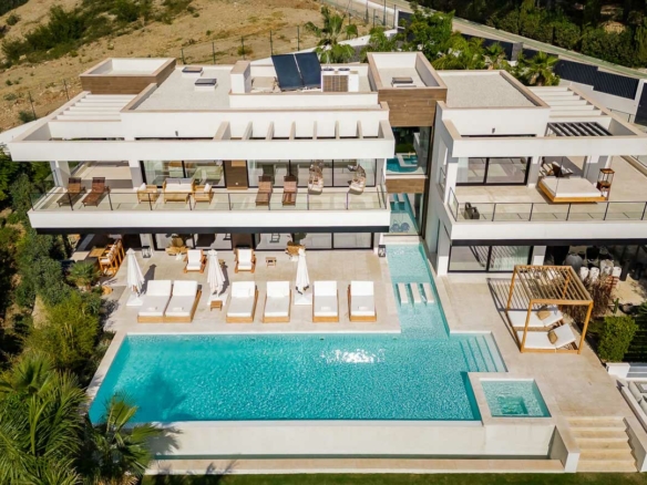 Nueva Andalucia – 7B Modern Villa –  Holiday Rental