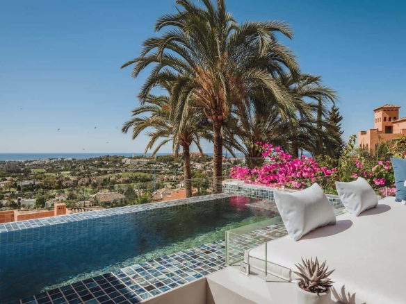 Nueva Andalucia – 3B Penthouse – Panoramic Sea & Coastal Views