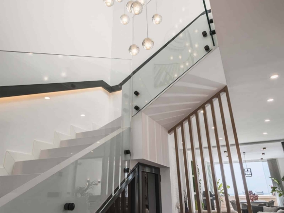 Nueva Andalucia – 3B Penthouse – Panoramic Sea & Coastal Views