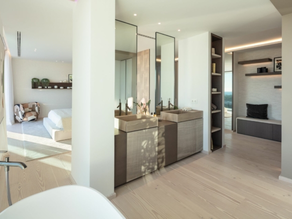 SOLD – La Quinta – 5B Modern Villa – Gated -Sea Views