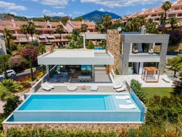 Nueva Andalucia – 5B Modern villa – Panoramic Views