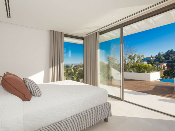 For sale  – Benahavis –  Modern 5B villa – Panoramic views 🌳