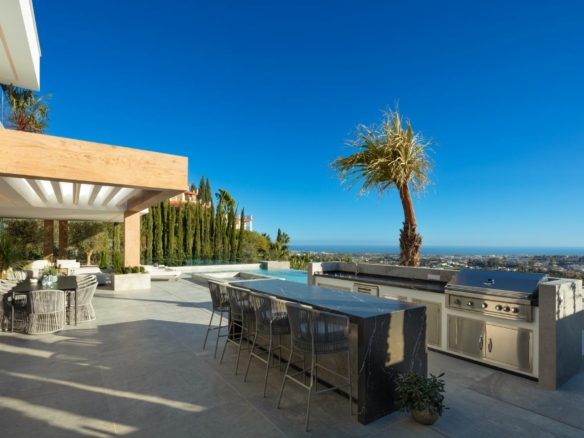 SOLD – La Quinta – 5B Modern Villa – Gated -Sea Views