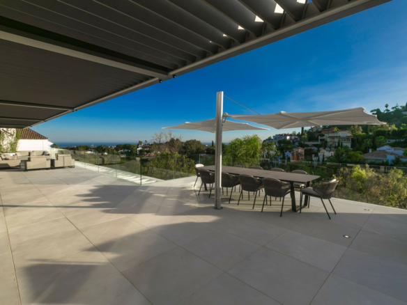 For sale  – Benahavis –  Modern 5B villa – Panoramic views 🌳