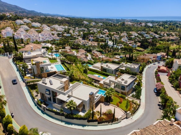 Nueva Andalucia – 5B Modern villa – Panoramic Views
