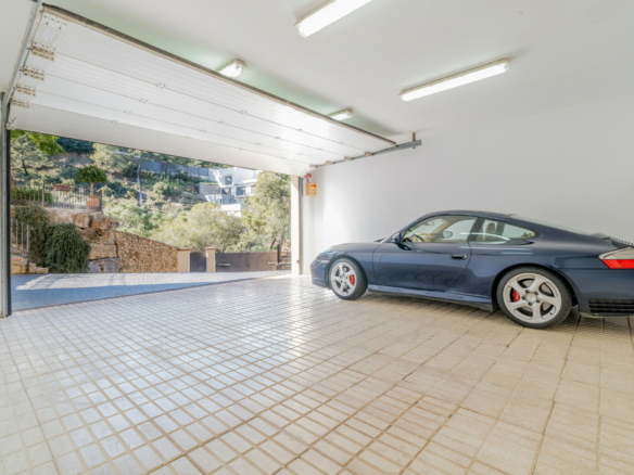 El Madroñal – 6B Villa – Gated