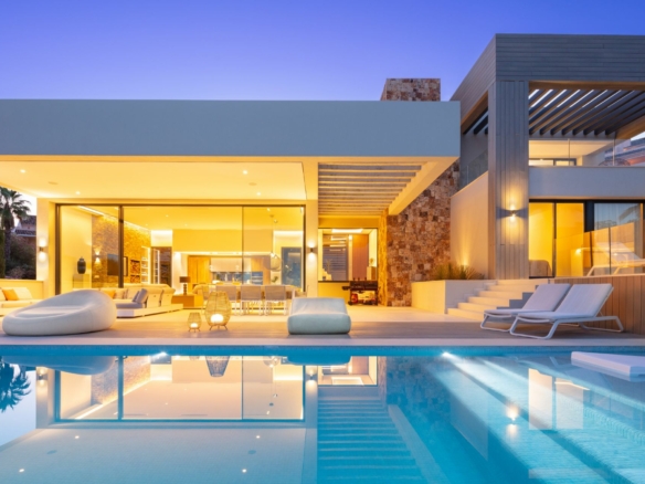 Nueva Andalucia – 5B Modern villa – Panoramic Views