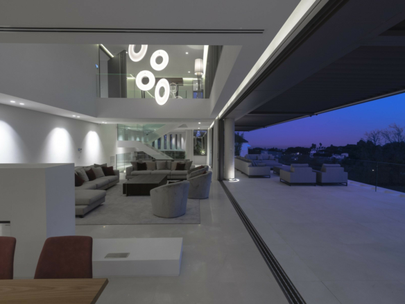 For sale  – Benahavis –  Modern 5B villa – Panoramic views 🌳