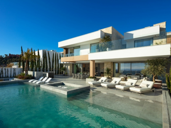 SOLD – La Quinta – 5B Modern Villa – Gated -Sea Views