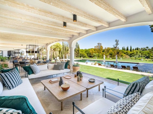 For Sale 🏰 Luxurious Villa in Marbella Golden Mile 🌴  16 Bedrooms – Sea Views