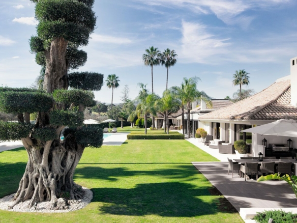 Nueva Andalucia – 7B MANSION – Gated – RENT – POA