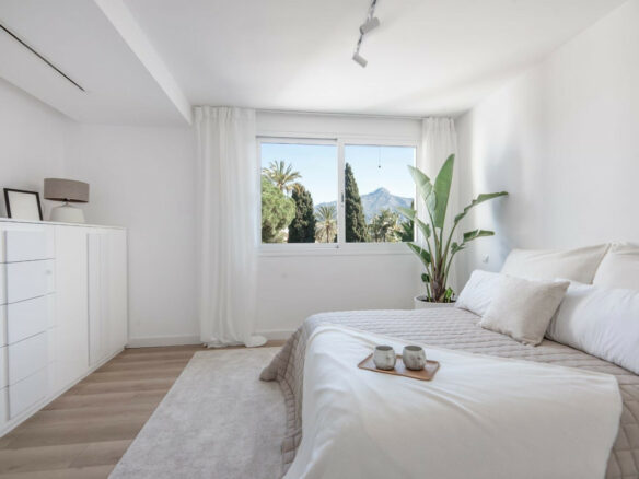 Nueva Andalucia -4B Villa -Turn key ready