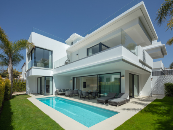 🏡✨ FOR SALE: Modern Villa on the Golden Mile – Beachside Paradise 🌊☀️