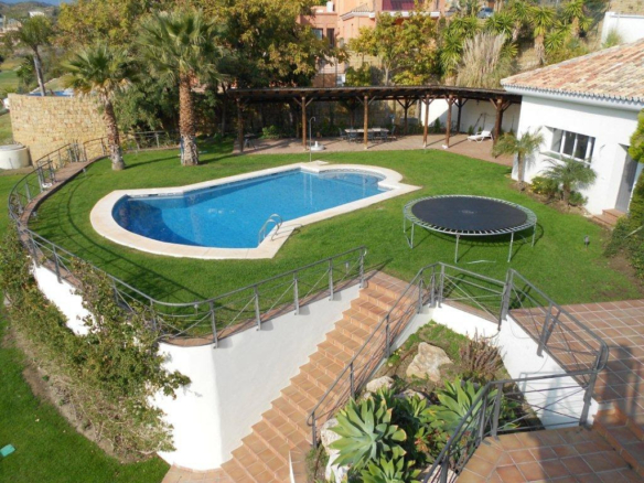 La Alquería  Benahavis  – 5B Modern villa –  Long Term Rent