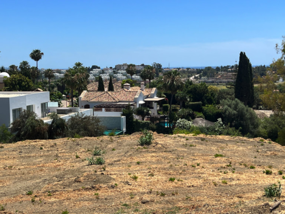 Benahavís – Plot of 3012m2 build 25%. – Sea Views