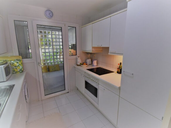Golden Mile -2B Garden Apt – Beachfront -RENT