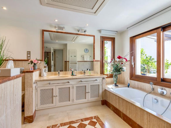 Mirador del Paraiso – Semi detached villa -Gated