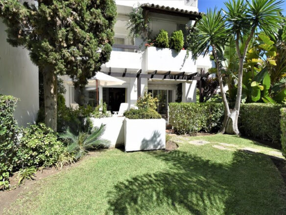 Golden Mile -2B Garden Apt – Beachfront -RENT