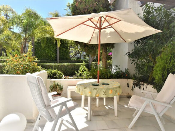 Golden Mile -2B Garden Apt – Beachfront -RENT