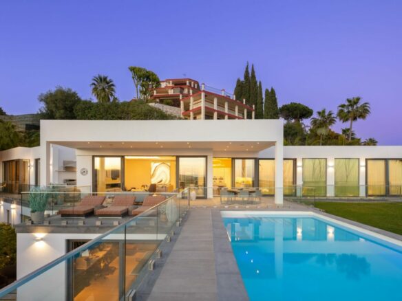 SOLD – El Herrojo  -7B Modern Villa – Panoramic Sea Views