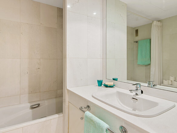 Playas del Duque – Puerto Banus – 3B Apt.  – Prime Location