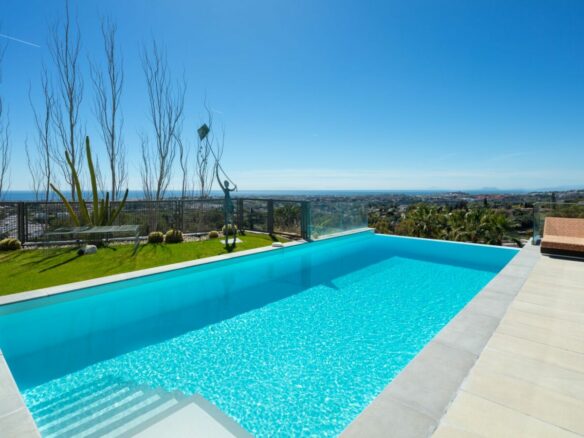 SOLD – El Herrojo  -7B Modern Villa – Panoramic Sea Views