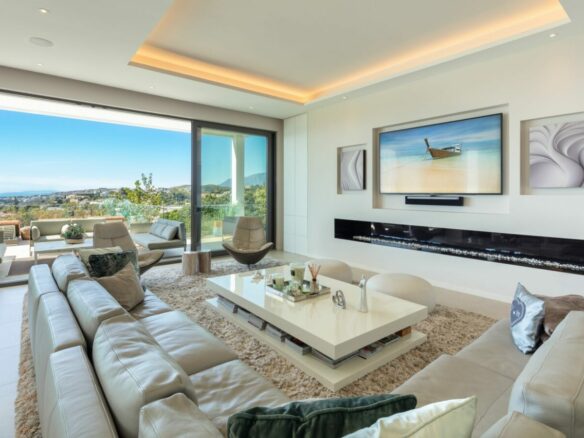 SOLD – El Herrojo  -7B Modern Villa – Panoramic Sea Views