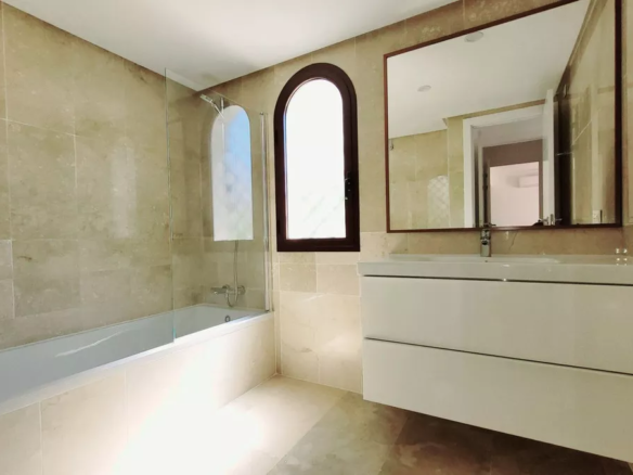 Marbella Golden Mile  – 3B Apartment – West Facing