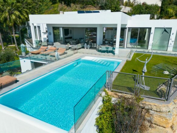 SOLD – El Herrojo  -7B Modern Villa – Panoramic Sea Views