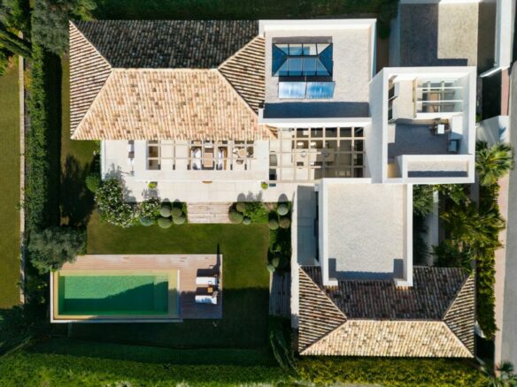 Nueva Andalucia – 5B Luxury Villa – Turn Key ready