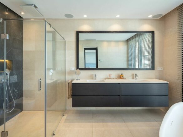 Nueva Andalucia – 5B Luxury Villa – Turn Key ready