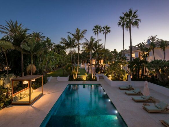 Los Verdiales, Golden Mile – Mansion 8B -Gated – For RENT