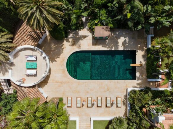 Los Verdiales, Golden Mile – Mansion 8B -Gated – For RENT