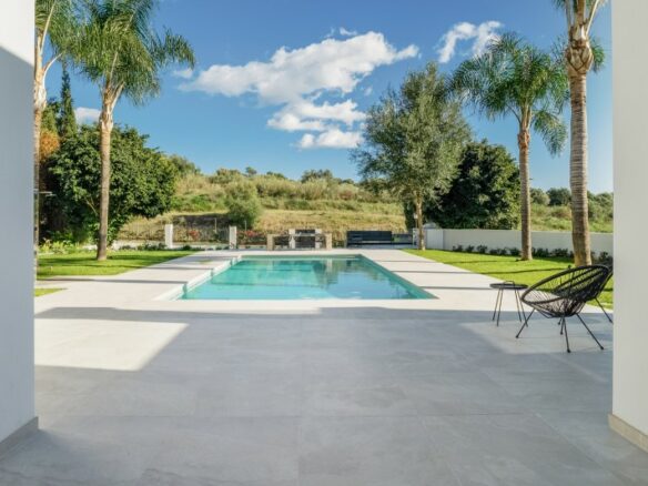 El Paraiso -5B Villa -Turn Key ready