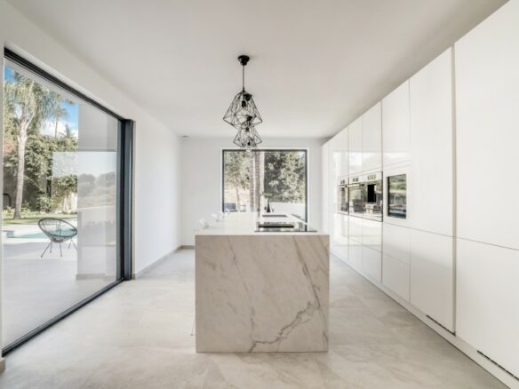 El Paraiso -5B Villa -Turn Key ready
